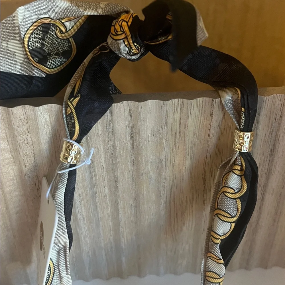 NWT❤️GORGEOUS GOLD HEART EQUESTRIAN SCARF NECKLACE Gemelli - Picture 3 of 5
